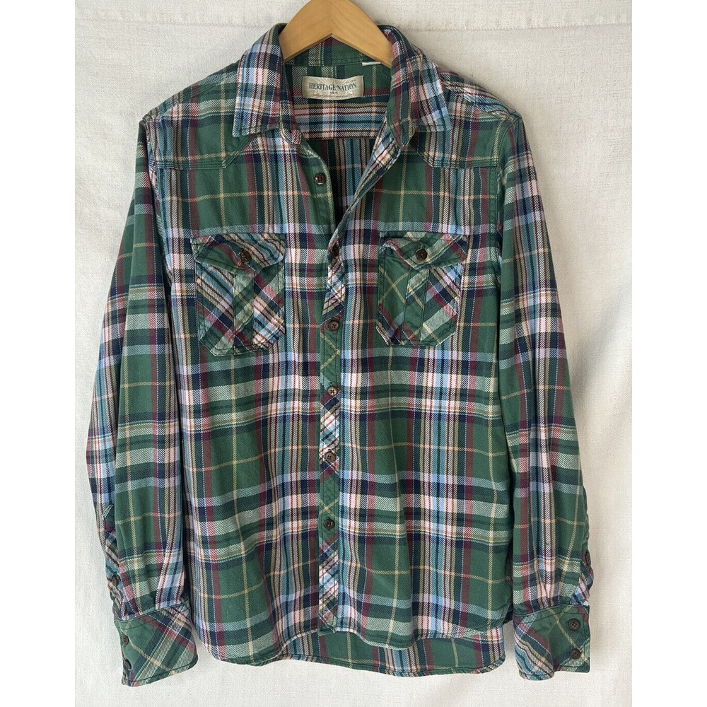 Heritage Nation Size Medium Green Plaid Button Down Long Sleeved Flannel Shirt